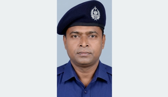 টেবিলের নিচে টাকা গুনে মুচকি হাসি, ভিডিও ভাইরাল