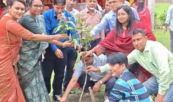 শরণখোলায় পরিবেশ সুরক্ষায় ওয়ার্ল্ড ভিশনের বৃক্ষরোপণ কর্মসূচির উদ্বোধন