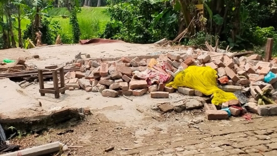 কালীগঞ্জে বসত বাড়ীতে হামলা করে স্বর্ণালংকারসহ ২৫ লাখ টাকার মালামাল লুট
