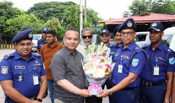 ভিটিকান্দীতে জেএমআই ইন্ডাস্ট্রি পরিদর্শনে প্রধানমন্ত্রীর বিশেষ সহকারী
