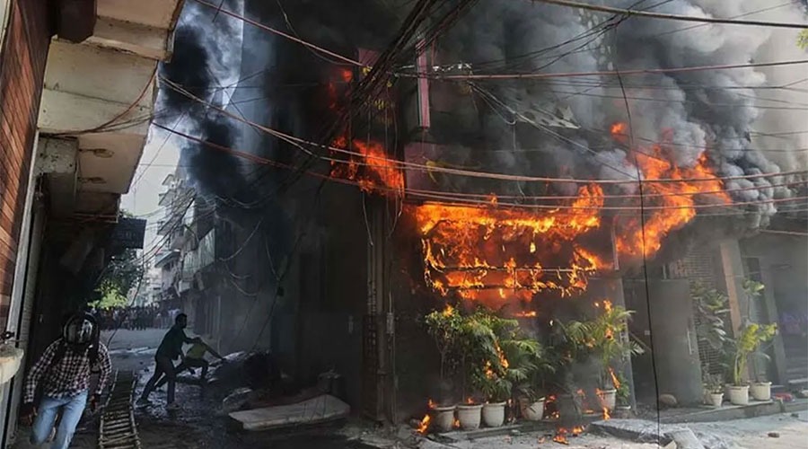 দিল্লিতে হোটেলে অগ্নিকাণ্ডের ঘটনায় আরেক বাংলাদেশির মৃত্যু, নিহত বেড়ে ২৩