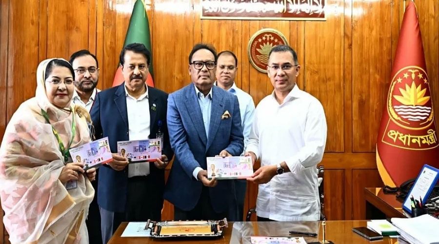 বিশ্বকাপ উপলক্ষে স্মারক ডাকটিকিট উন্মোচন প্রধানমন্ত্রীর