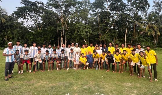 আর্জেন্টিনা-ব্রাজিল সমর্থকদের প্রীতি ফুটবল ম্যাচে দর্শকদের উচ্ছ্বাস