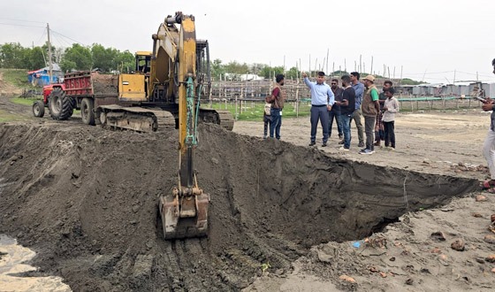 কুয়াকাটা সৈকতে অবৈধভাবে বালু উত্তোলনের অপরাধে কারাদন্ড