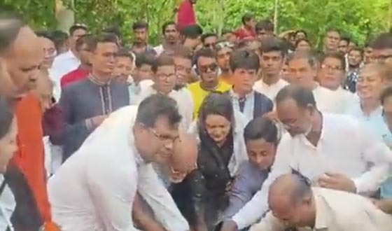 চাটমোহরে রাস্তা এইচবিবিকরণ উদ্বোধন করলেন এমপি রুমা