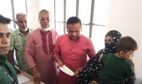 লঞ্চ দুর্ঘটনায় নিহতের পরিবারকে প্রতিমন্ত্রীর আর্থিক সহায়তা প্রদান
