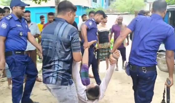 কালীগঞ্জে ধর্ষণচেষ্টার অভিযোগে রিকশাচালককে গণপিটুনি