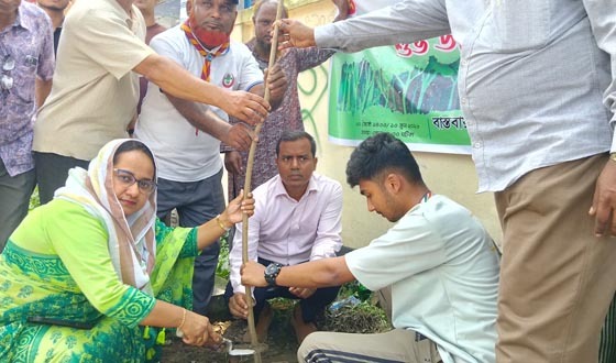 রাণীশংকৈলে বৃক্ষরোপণ কর্মসূচির শুভ উদ্বোধন