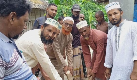 প্রতাপনগরে রাস্তা সংস্কার ও ইটের সলিং কাজের উদ্বোধন
