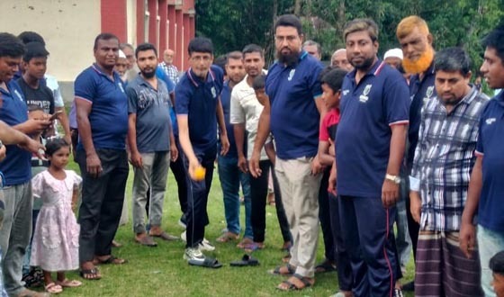 দিঘলিয়ায় দেশীয় ফল উৎসব অনুষ্ঠিত
