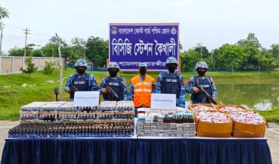 শ্যামনগরে ফেনসিডিল ও ভারতীয় ওষুধ জব্দ