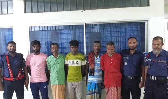 ক্ষেতলালে মাদকবিরোধী অভিযান, ৫ মাদকসেবী গ্রেফতার