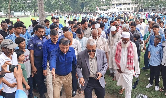 শৈশবের বিদ্যাপীঠে ফিরে আবেগে আপ্লুত মাহবুব হায়দার