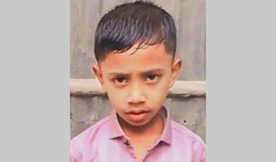 নিখোঁজের ৪৫ ঘন্টা পর ডোবা থেকে শিশুর অর্ধগলিত মরদেহ উদ্ধার