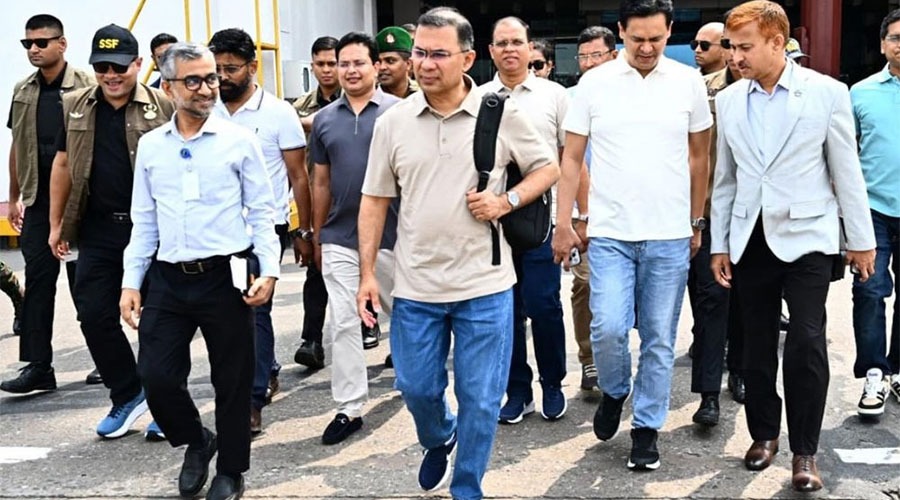 মৌলভীবাজার সফরের উদ্দেশ্যে সিলেটে পৌঁছালেন প্রধানমন্ত্রী