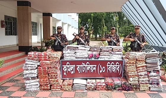 কুমিল্লায় ৬৮ লাখ টাকার ভারতীয় শাড়ি জব্দ