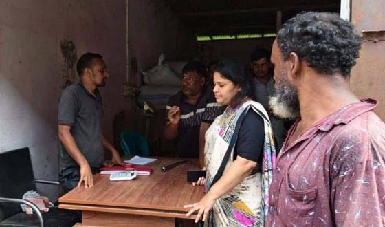 শ্রীবরদীতে কৃষকের ধান ক্রয়ে ওজনে কম, ২ ব্যাবসায়ীকে জরিমানা