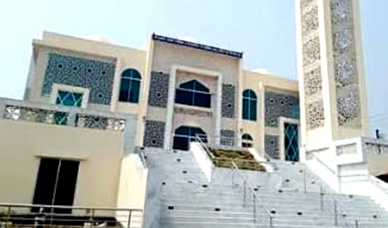 ইয়াবাখুরদের কারণে মডেল মসজিদে দূধর্ষ চুরি