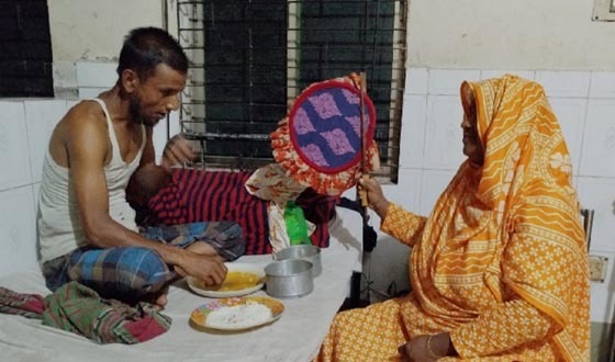 তীব্র লোডশেডিংয়ে বিপর্যস্ত হিলির জনজীবন
