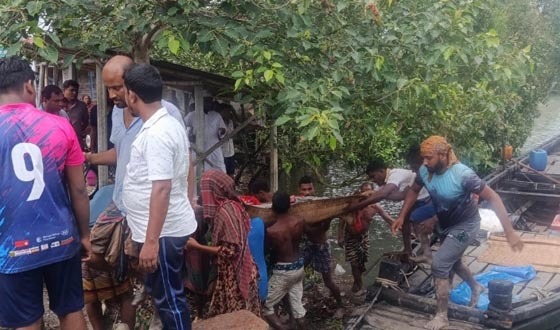 নদীতে মাছ ধরার সময় বজ্রপাতে জেলের মৃত্যু, আহত ১
