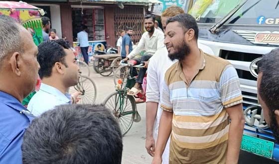 অভয়নগরে গড়াই পরিবহনের বাস চালককে জরিমানা