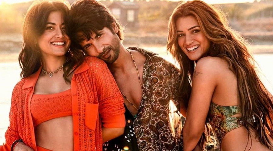 বক্স অফিসে দারুণ সূচনা করলো ‘ককটেল ২’