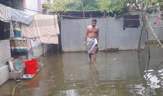 সুজানগর পৌরসভার তিন‘শ পরিবার পানিবন্দি