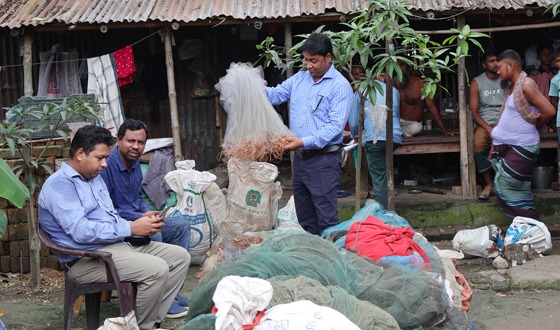 সিংড়ায় চায়না দুয়ারি ও কারেন্ট জাল জব্দ, কারাদন্ড ও অর্থদন্ড