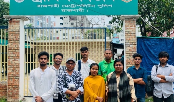 অযৌক্তিক অটোভাড়া ও যাত্রী হয়রানি বন্ধের দাবিতে স্মারকলিপি