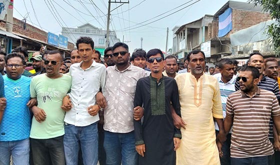 কয়রায় যুবদলের বিক্ষােভ মিছিল ও প্রতিবাদ সভা