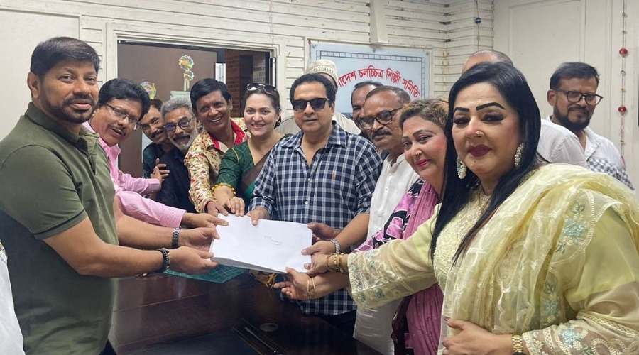 প্রার্থী হিসেবে না থাকলেও আলোচনার কেন্দ্রে বাপ্পারাজ
