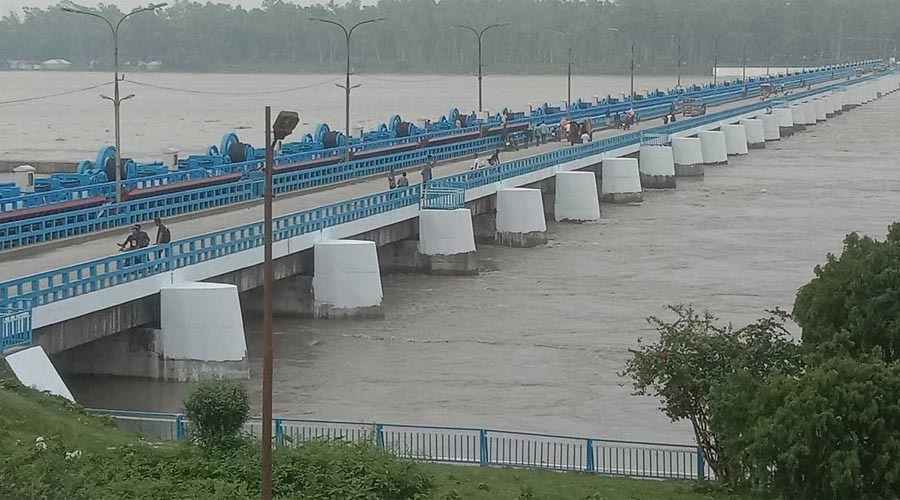উজানের ঢলে বিপৎসীমার কাছাকাছি তিস্তার পানি, বন্যা আতঙ্কে নদীপাড়ের মানুষ