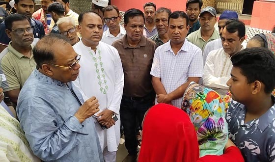 ছাত্রলীগ কর্মী নিহত প্রান্তের বাড়িতে সাবেক সংসদ খন্দকার নাসির