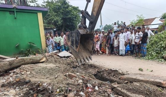 নাসিরনগরে সরকারি জমি থেকে অবৈধ স্থাপনা উচ্ছেদ