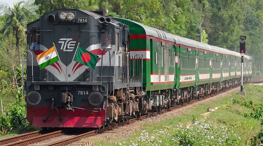 হাসিনার পতনের পর প্রথমবারের মতো ভারত থেকে আসছে ট্রেনের কোচ