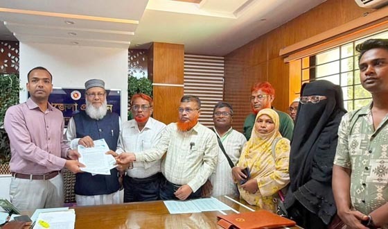 অভয়নগরে বেওয়ারিশ কুকুর নিয়ন্ত্রণে ব্যবস্থা নেওয়ার দাবি