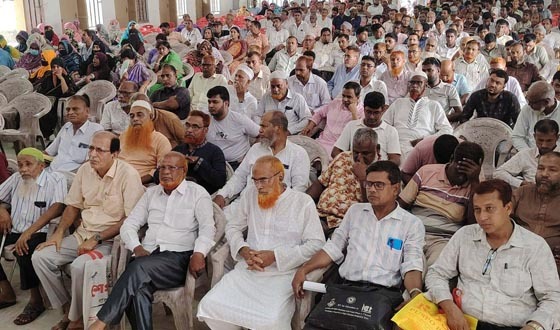তানোরে মাধ্যমিক শিক্ষক সমিতির অবসরকালীন চেক বিতরণ