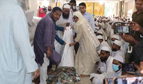 পাগলা মসজিদের দানবাক্সের টাকা গণনা, ৪৩ বস্তা টাকা