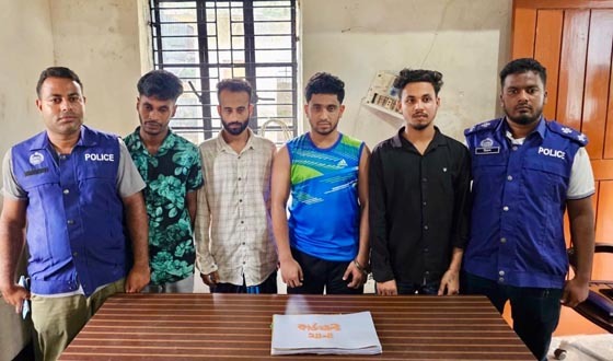 কাউখালীতে ইয়াবাসহ ৪ মাদক ব্যবসায়ী গ্রেফতার