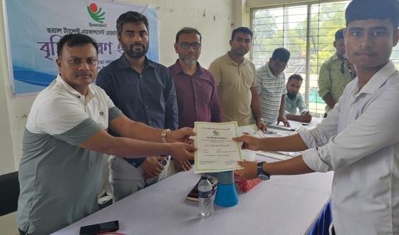 দেলদুয়ারের শিক্ষার্থীদের আশির্বাদ স্পন্দনবি’র “আরট্যাপ” কার্যক্রম