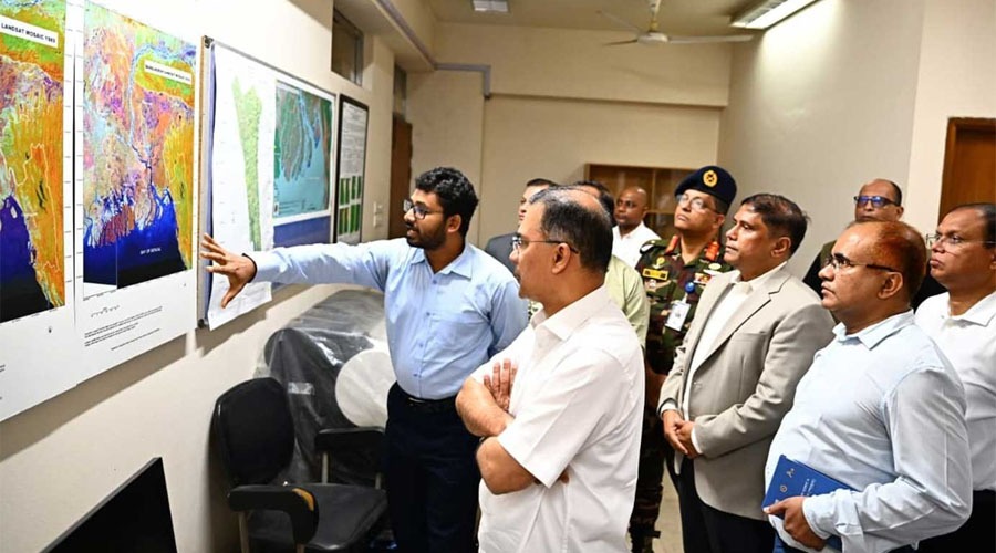 আকস্মিকভাবে স্পারসো পরিদর্শনে প্রধানমন্ত্রী