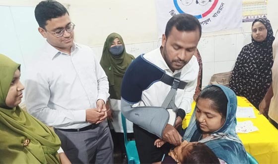 দৌলতপুরে শিশুদের ভিটামিন এ ক্যাপসুল খাওয়ানোর উদ্বোধন