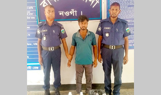 রাণীনগরে ৪০ লিটার মদ ও ট্যাপেন্টাডলসহ দুইজন আটক
