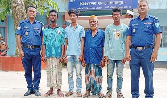 চিরিরবন্দরে ৪ মাদক সেবীকে ভ্রাম্যমাণ আদালতের কারাদন্ড ও জরিমানা