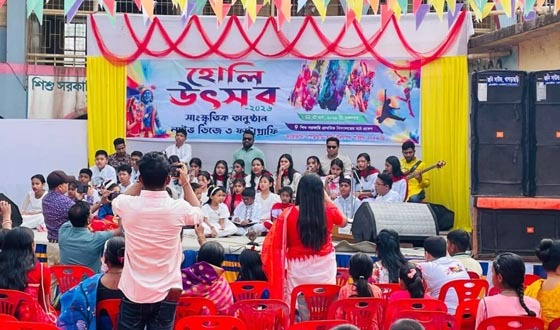 ফাল্গুনী পূর্ণিমায় হলি-রঙে রঙিন খাগড়াছড়ি