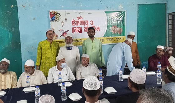 কয়রায় মানবতার বন্ধুর ইফতার মাহফিল