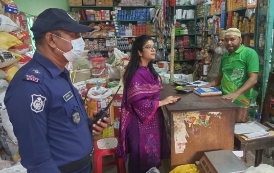 কালীগঞ্জে ৫ ব্যবসায়ীকে আর্থিক জরিমানা