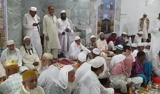বীর মুক্তিযোদ্ধা ও এলাকাবাসীর সম্মানে ইফতার মাহফিল