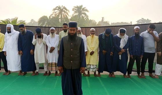 রাজশাহীতে চাঁদ দেখেই ঈদ, আগাম জামায়াতে ২৩ মুসল্লি
