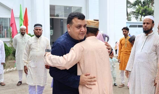 চাঁদপুর পুলিশ লাইন্সে ঈদ-উল ফিতর নামাজের জামাত অনুষ্ঠিত